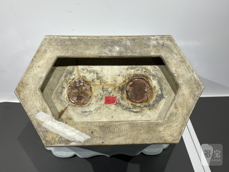 清康熙 斗彩山水人物六角棱口大花盆 - 图15